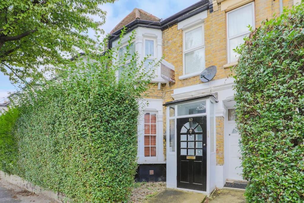 2 Bed Garden Flat Leyton Village London Eksteriør billede