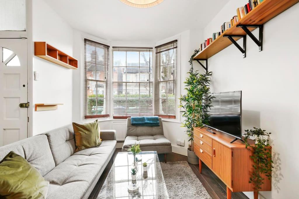 2 Bed Garden Flat Leyton Village London Eksteriør billede